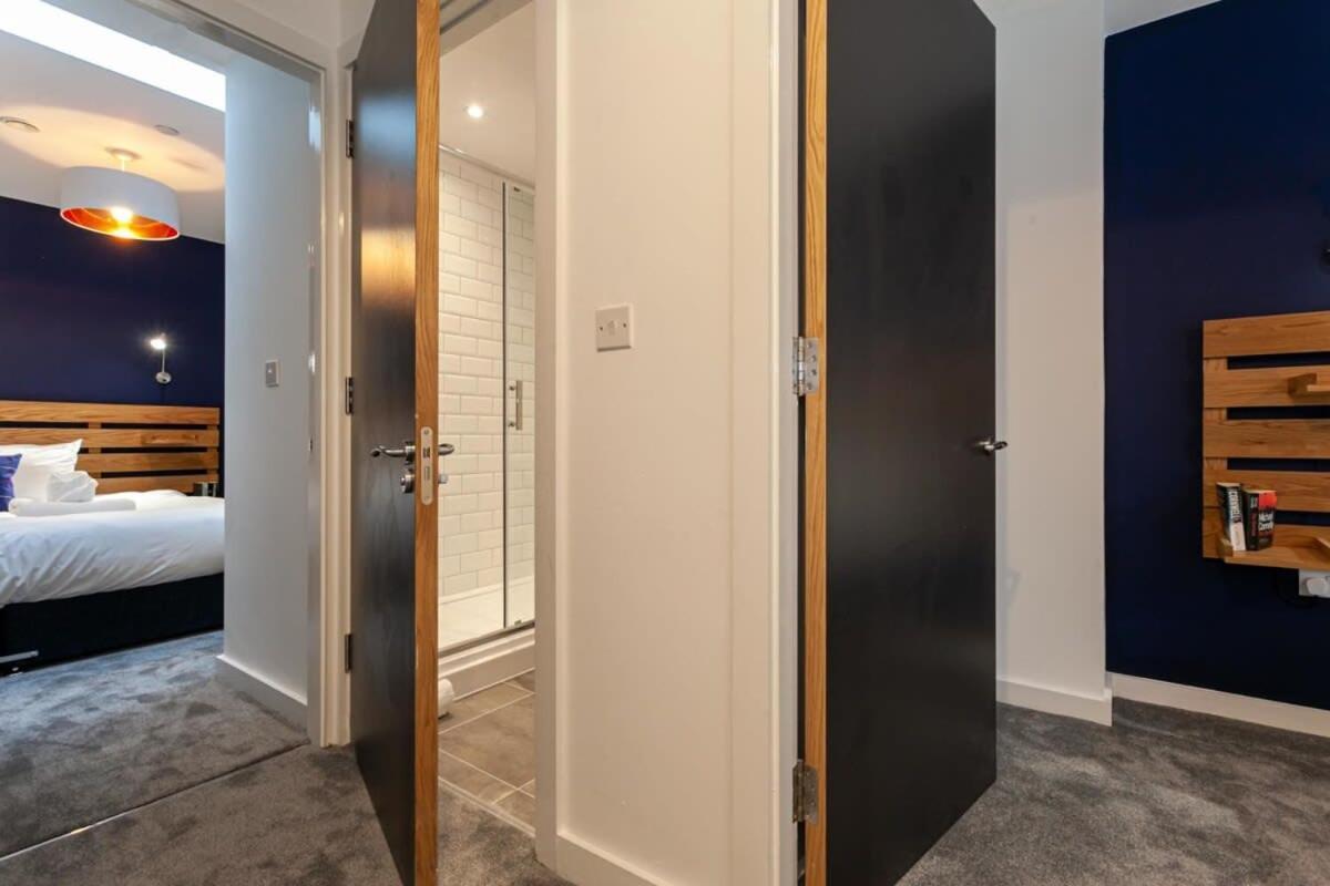Superb 2 Bed Flat 5Min To Old Trafford Stadium Manchester Exterior photo